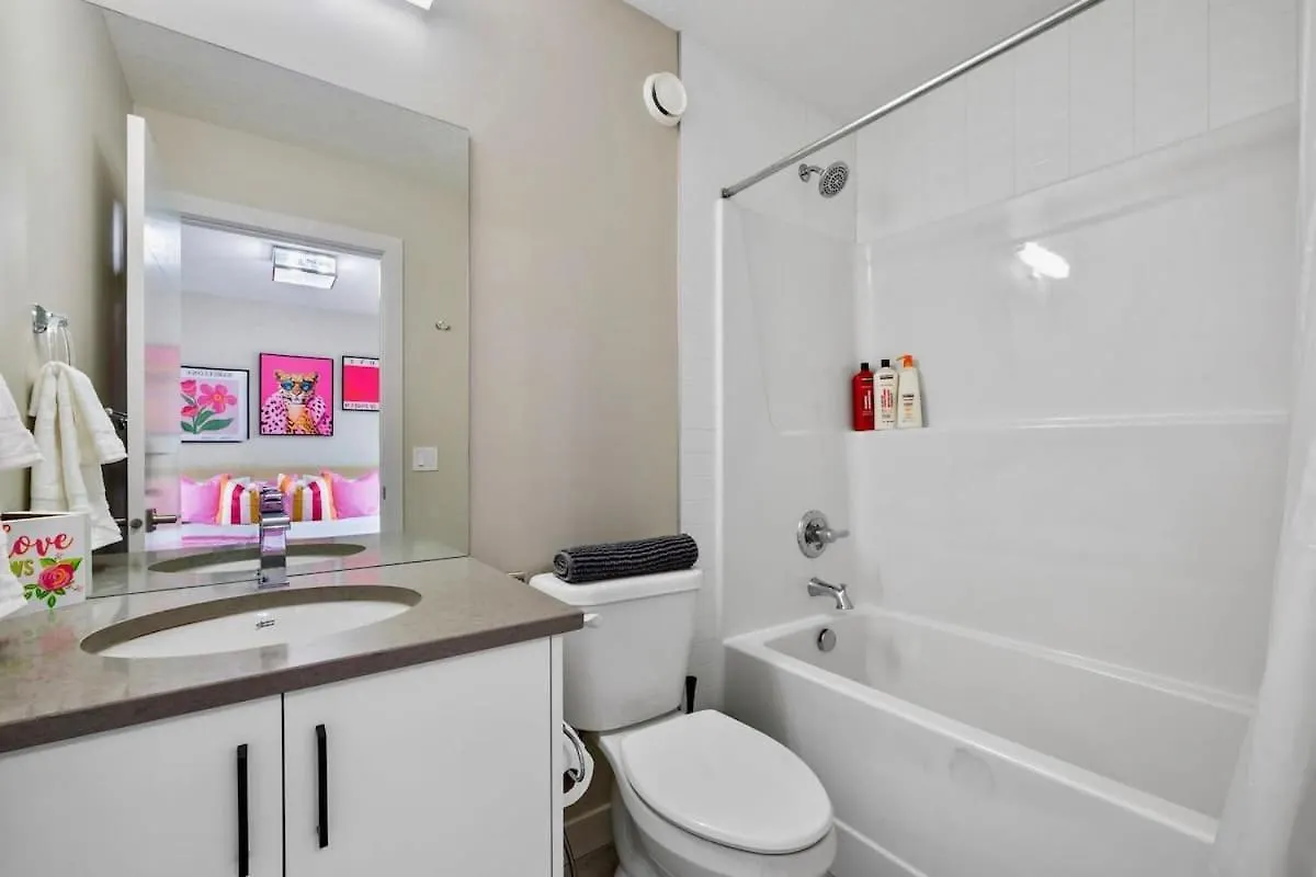 Golden Retreat - Games Movie Room - 8Bd - 5Bath Калгари 0*,