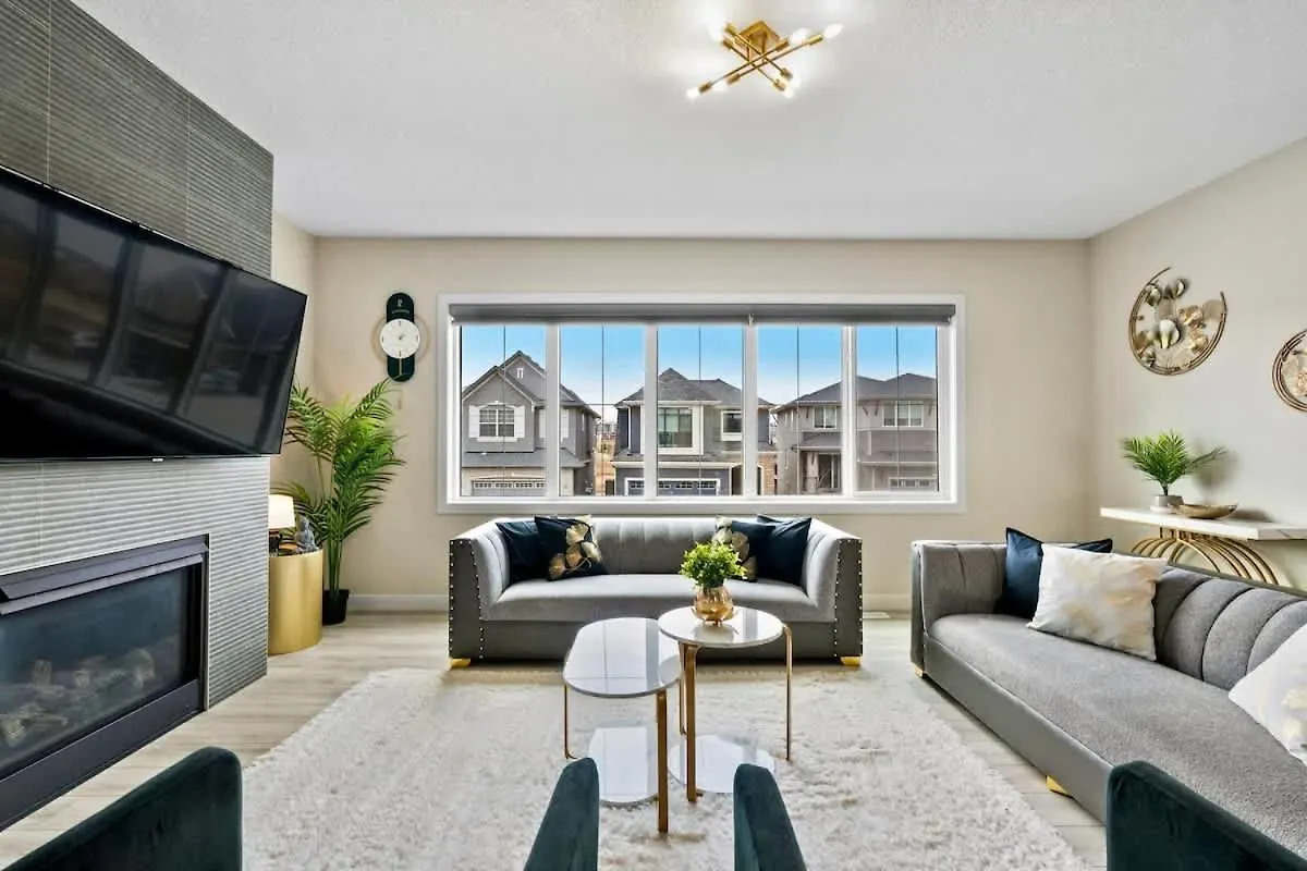 Casa de Férias Golden Retreat - Games Movie Room - 8Bd - 5Bath YYC