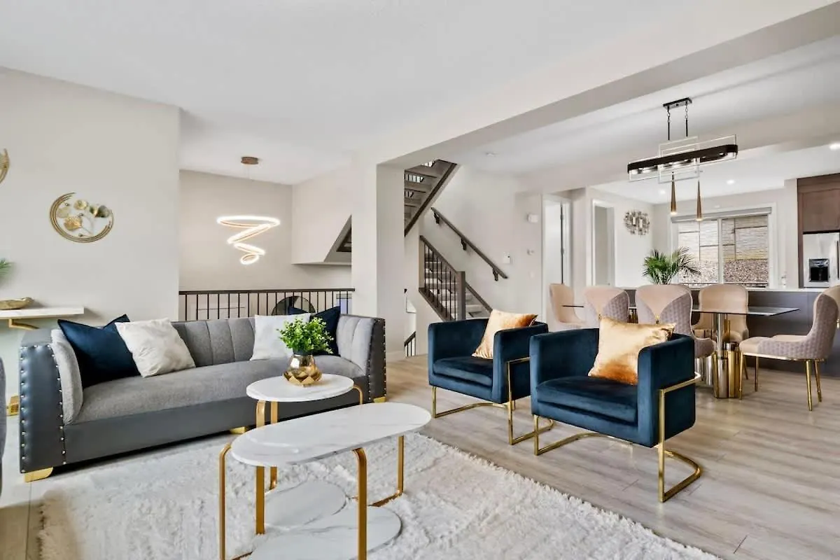 Golden Retreat - Games Movie Room - 8Bd - 5Bath Calgary